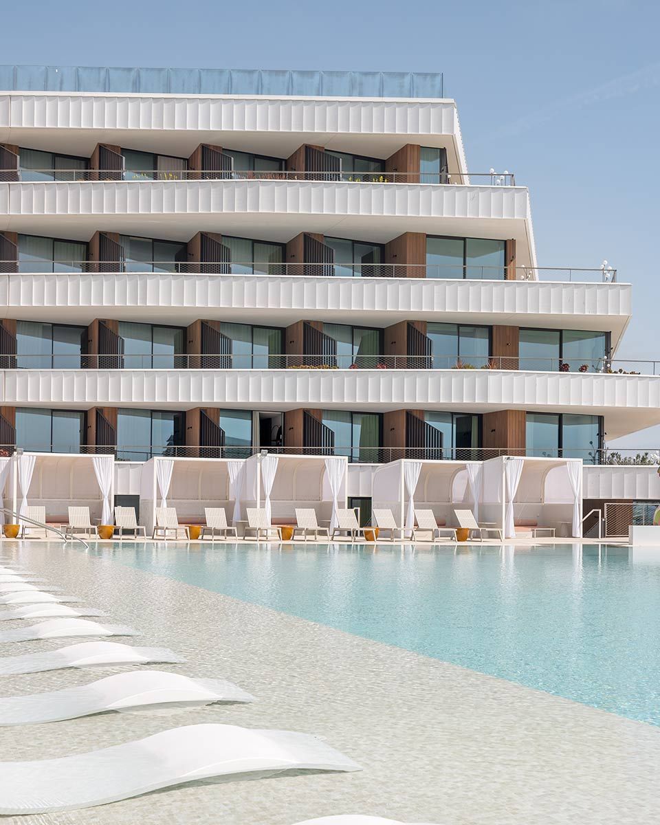 Rooftop infinity pool at SLS Barcelona